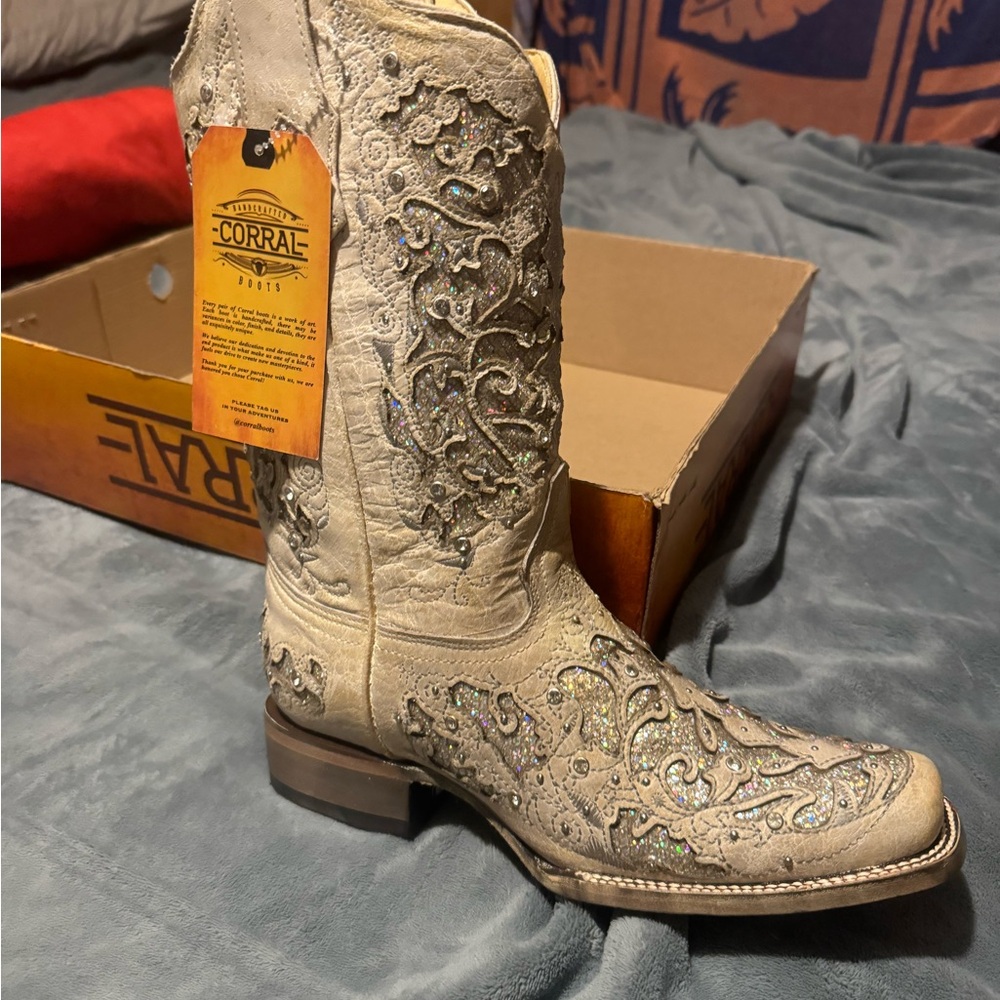 Women’s Corral Boots new with tags size 9.5